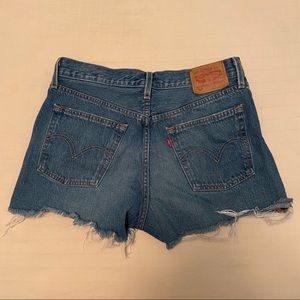 Levi 501 Button-up jean shorts high waisted